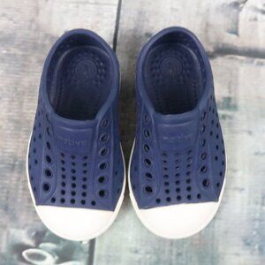 NATIVE JEFFERSON BLUE & WHITE WATER SHOES KIDS SIZE 5